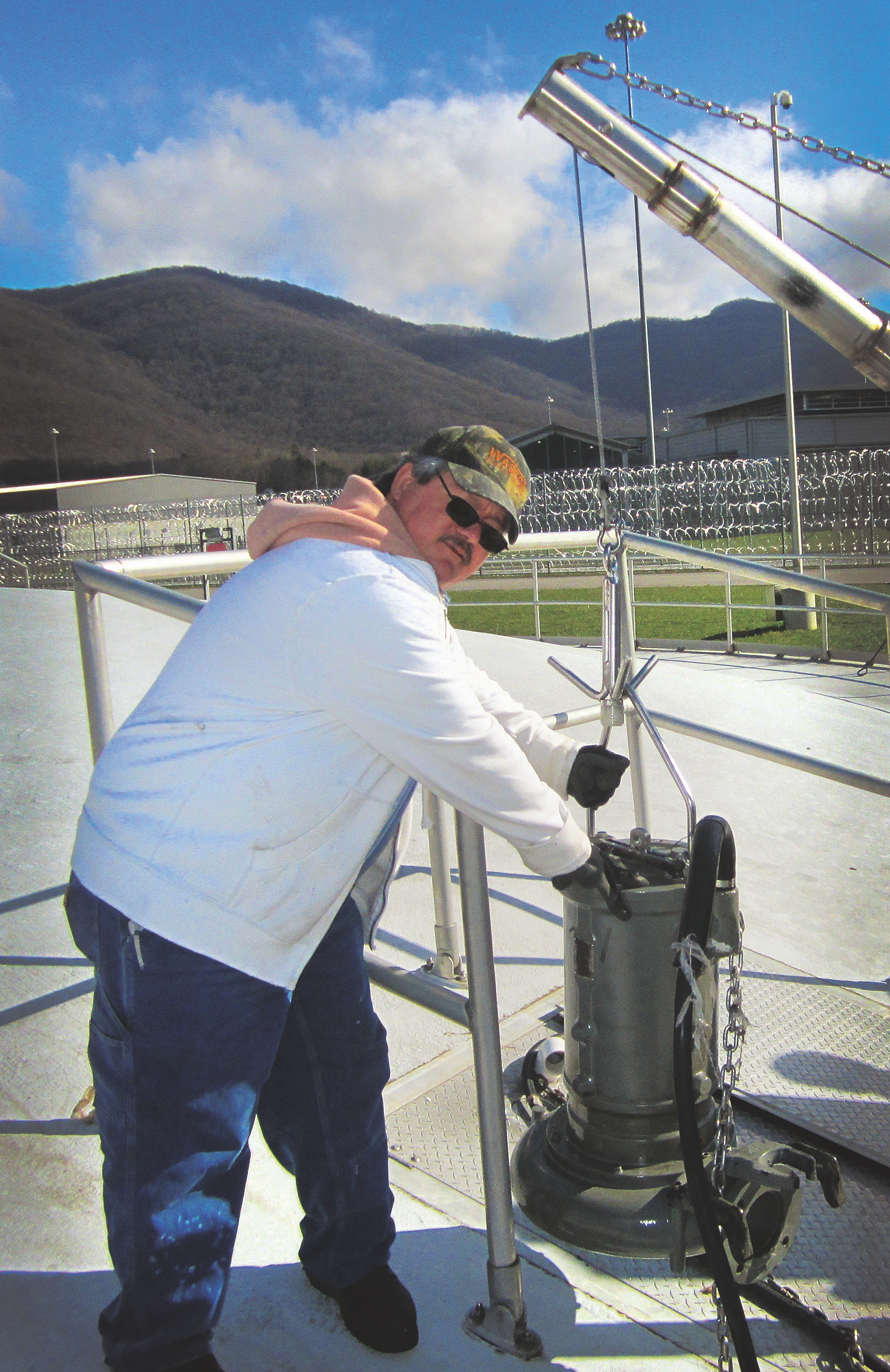 Danny Phillips from the City Of Wartburg with Landia's chopper pump