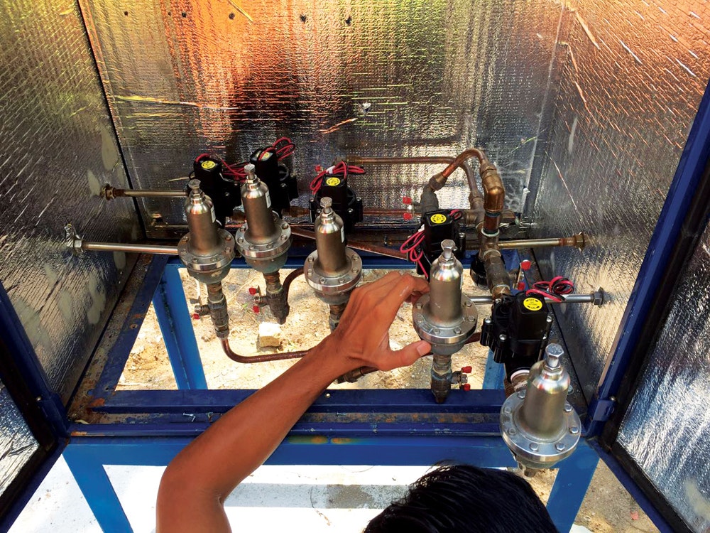 Pilot System With 5 Pressure Reducing Pilots, Each With A Different Setpoint A Latching Solenoid Is Paired With Each, Allowing A Controller To Switch Between Setpoints At Pre Programmed Times