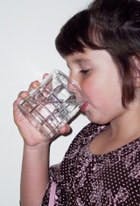 Girl_drinking_water