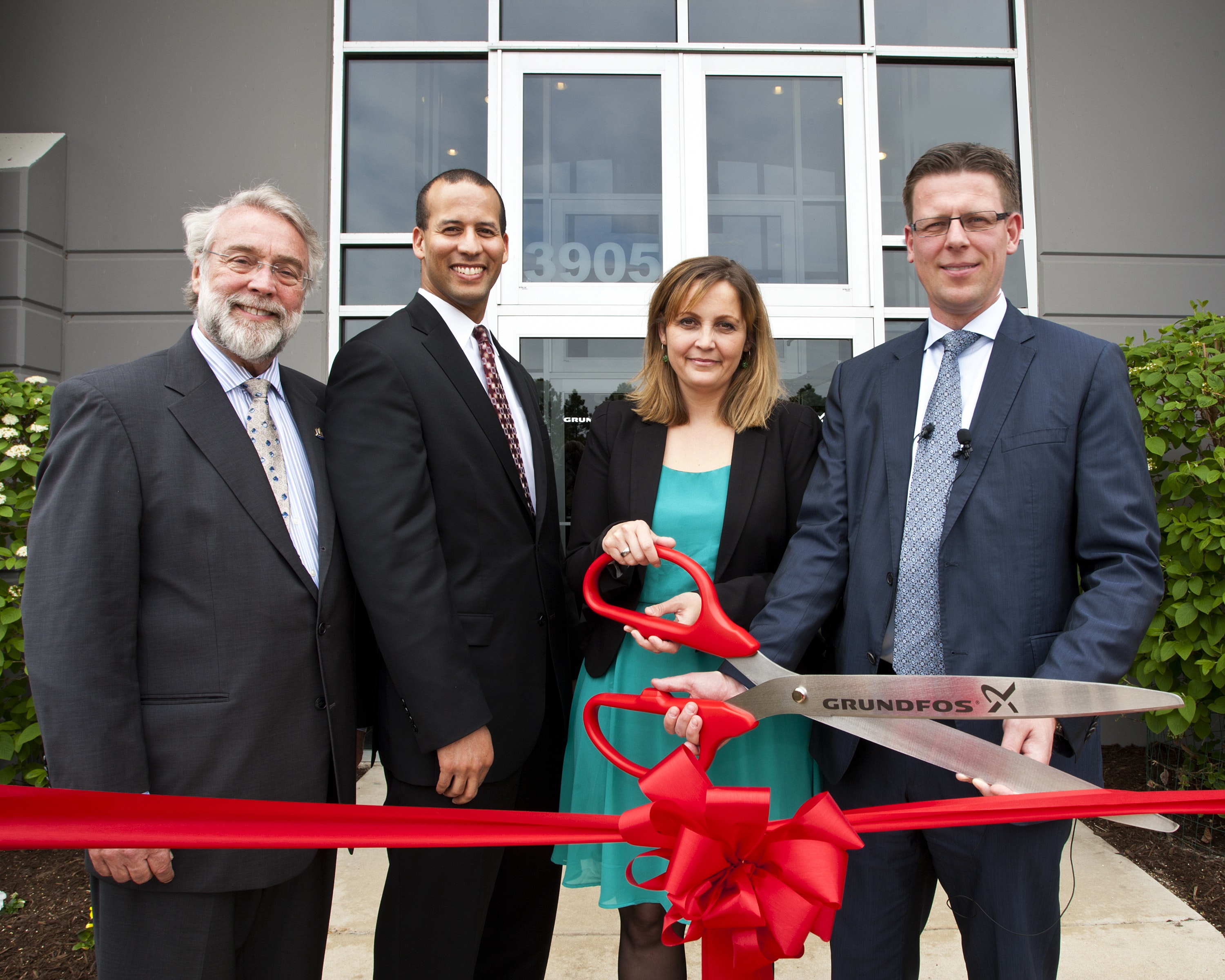 1655327172810 Grundfosribboncutting