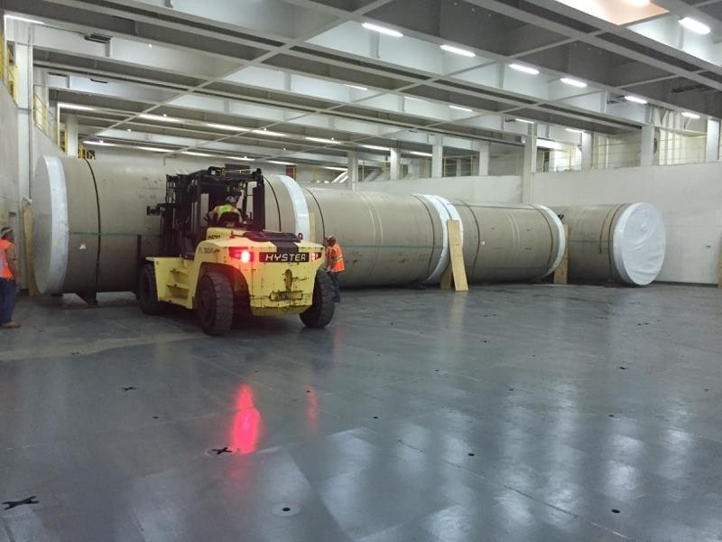 Hobas Honolulu Loading pipe onto ship