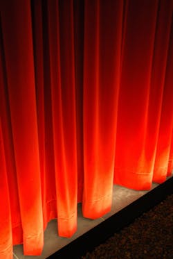 red-curtain-1223794
