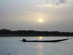 niger-river-men-in-a-boat-1376828
