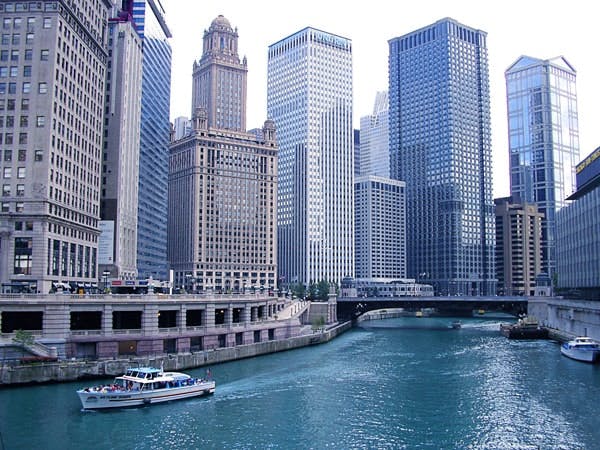 6.15 chicago-and-river-1527764_0