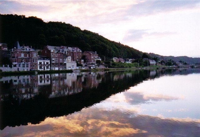 6.28 reflection-in-river-1552711-639x437