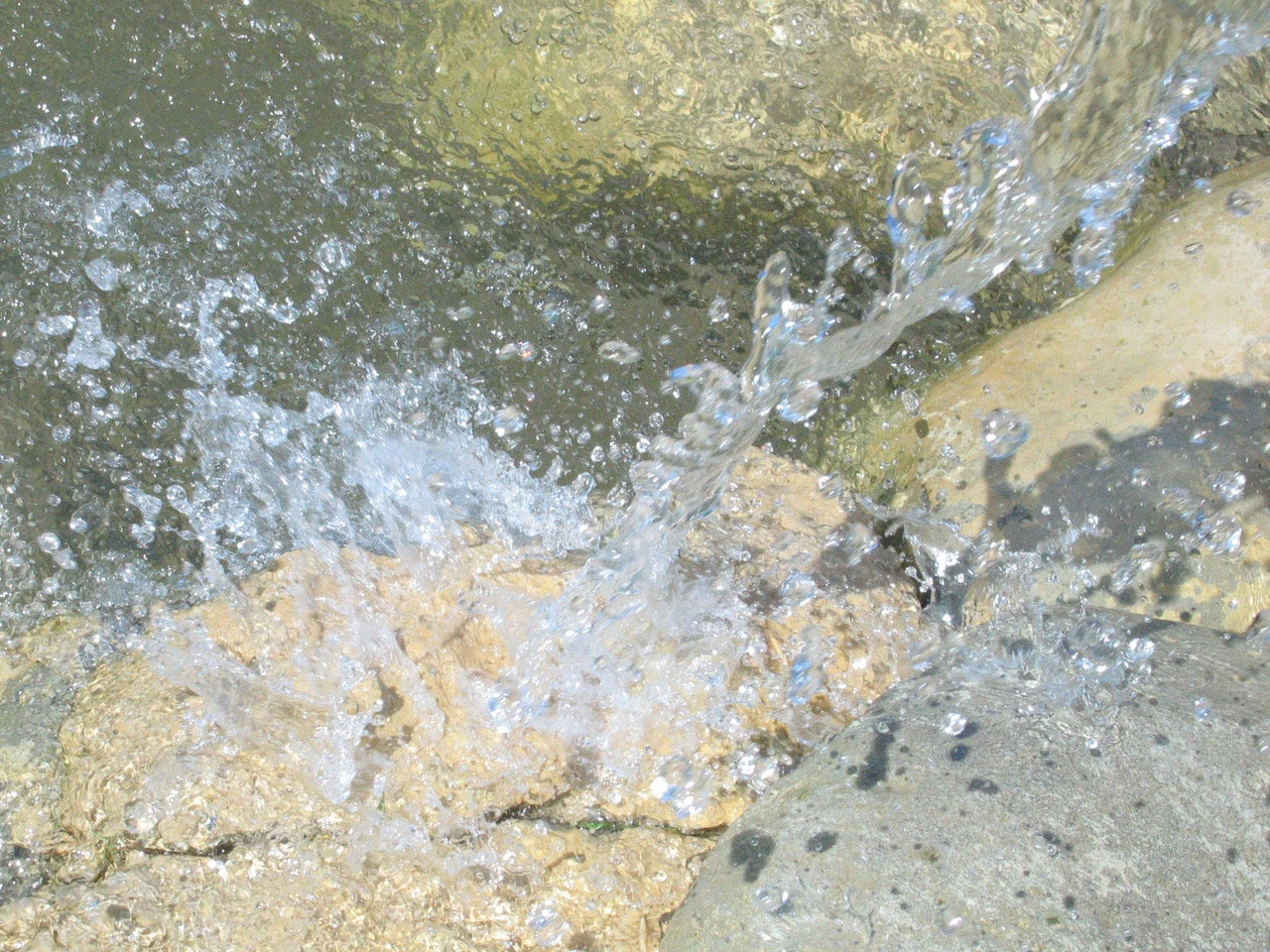 8.5 falling-water-1500036-1280x960