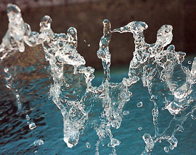 12.21 water-sculpture-1181904-1279x1014