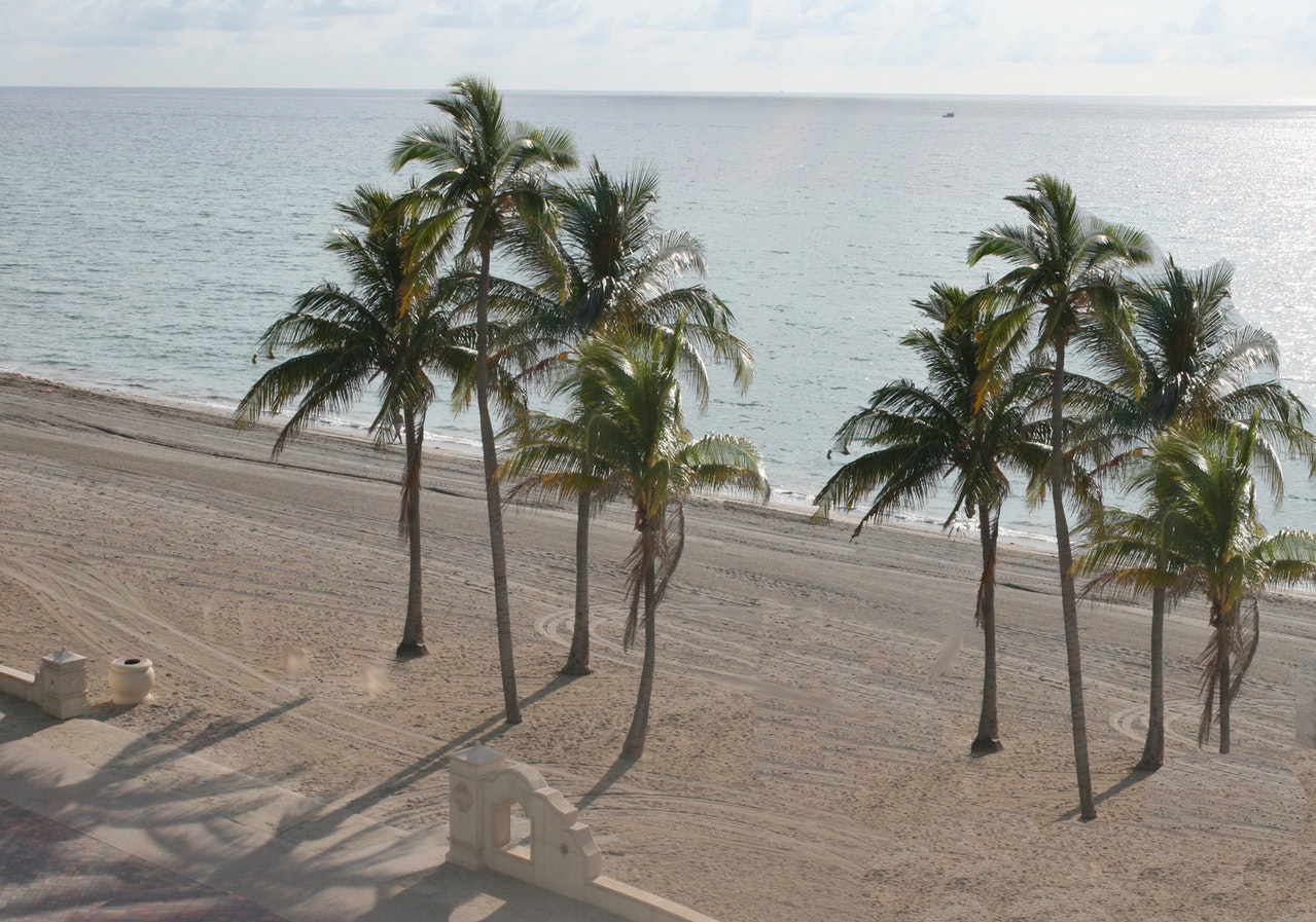2.27florida-beach-1176964-1279x897