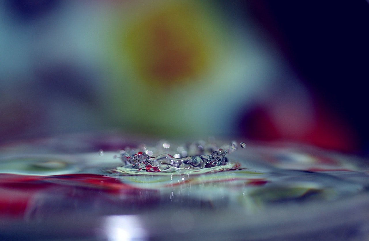 5.26drops-2022357_1280