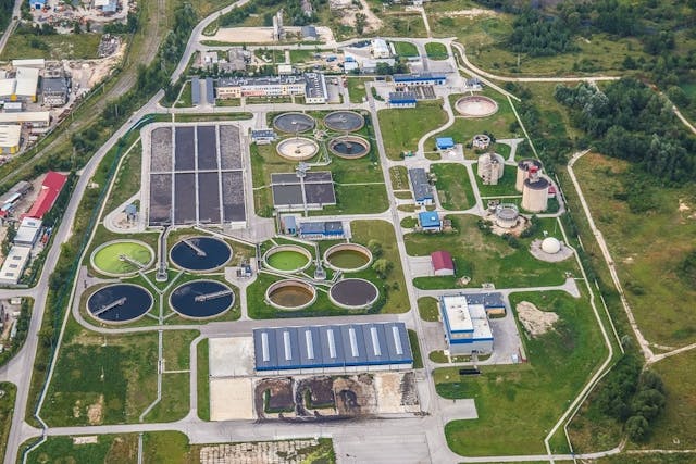 treatment-plant-wastewater-2826988_960_720