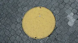manhole-498435__480