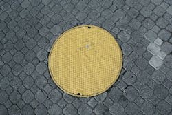 manhole-498435__480