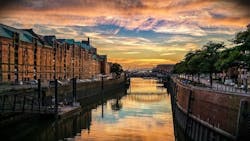 1655328364155 Hamburg3846525 1920 1655328364155 Hamburg3846525 1920