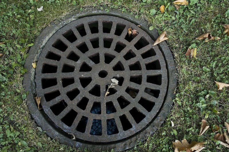 sewer-cover-178443_1280