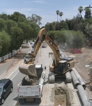 A large section of the pipeline ran alongside the primary traffic route in and out of the Palos Verdes Peninsula, necessitating coordination with emergency services and more than 70 traffic control plans throughout construction.