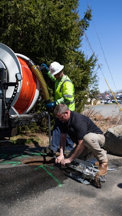 For safety in sewer pipe, open the upstream sewer manhole first, and this will allow the system to draw in fresh air. For safety in sewer pipe, open the upstream sewer manhole first, and this will allow the system to draw in fresh air.