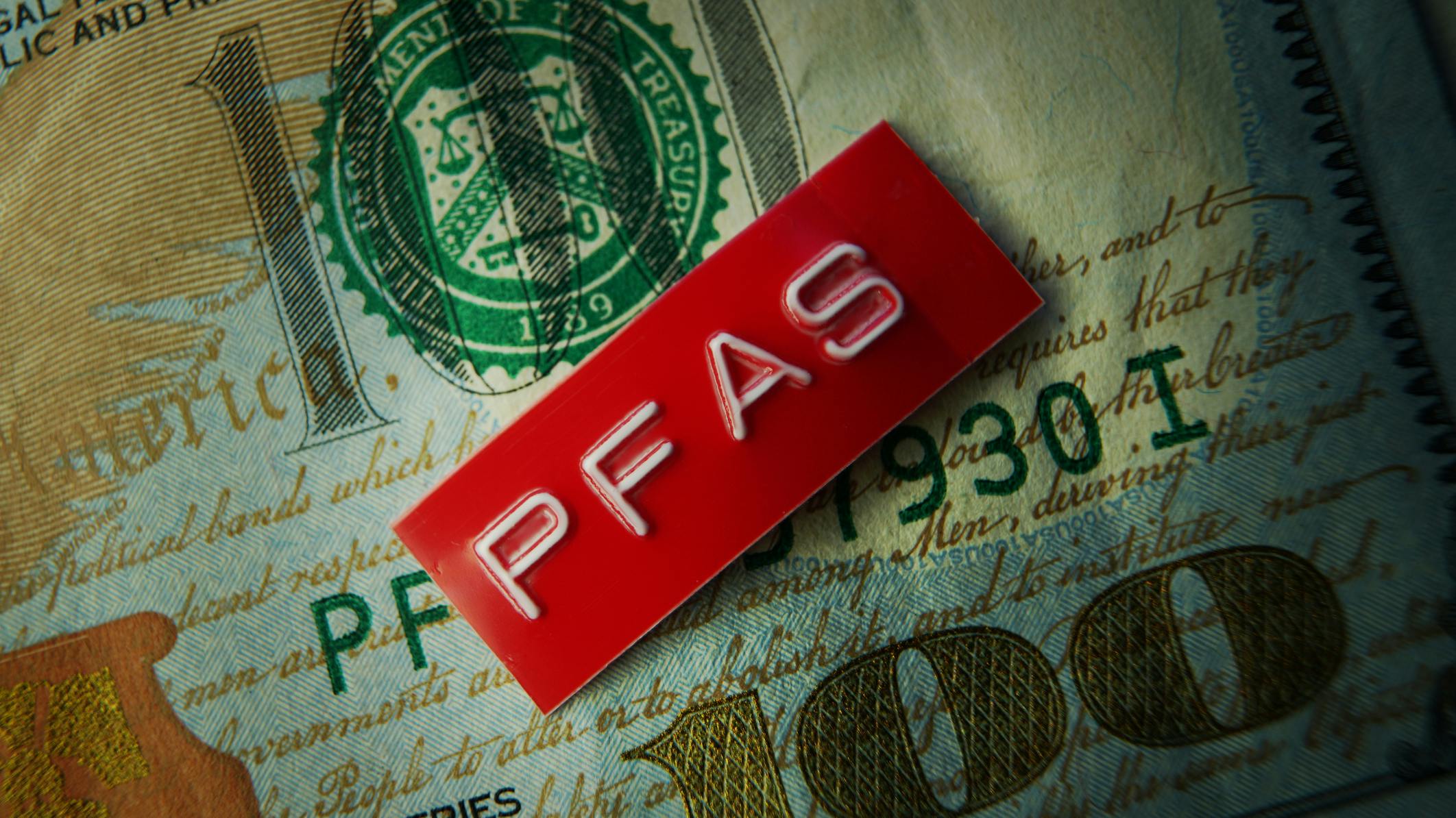 dreamstime_m_352180717