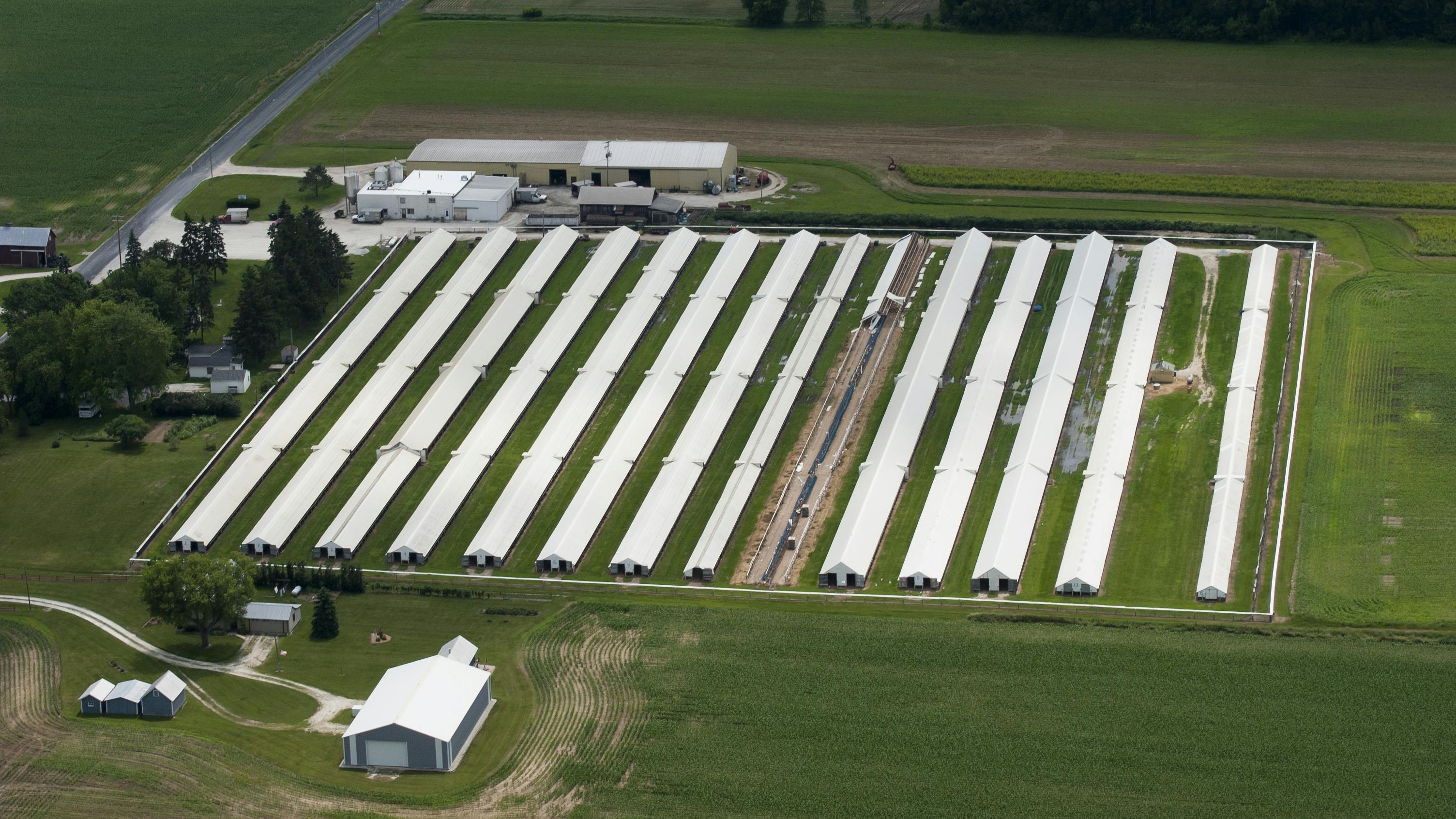 67f699148cc64cfbffa86a79 Dreamstime L 14814205