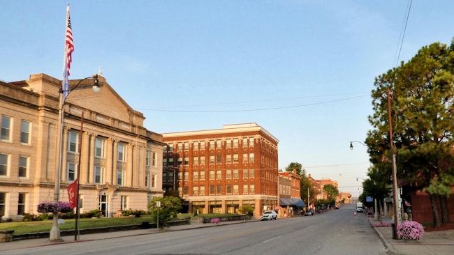 Looking west on Route 66 in Sapulpa, Oklahoma