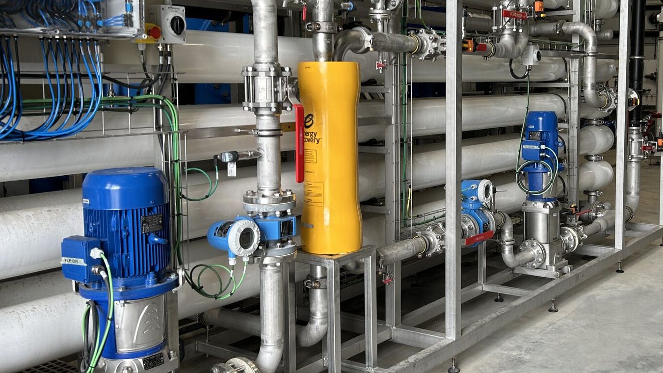 Low-pressure exchanger