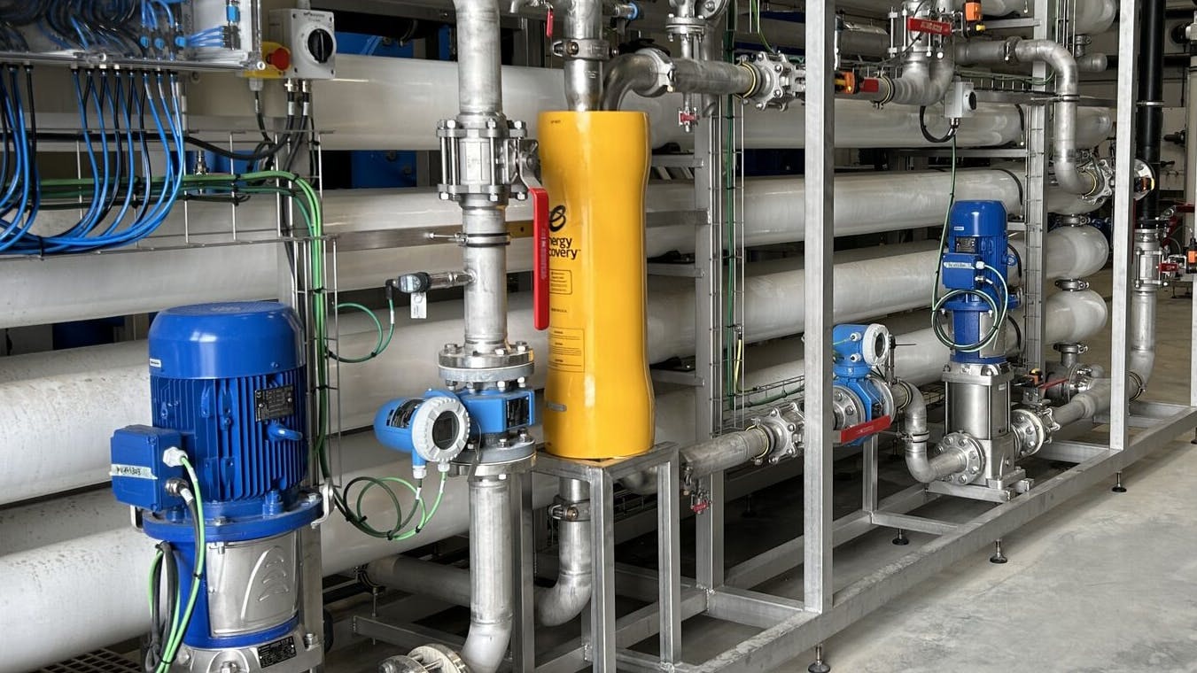 Low-pressure exchanger