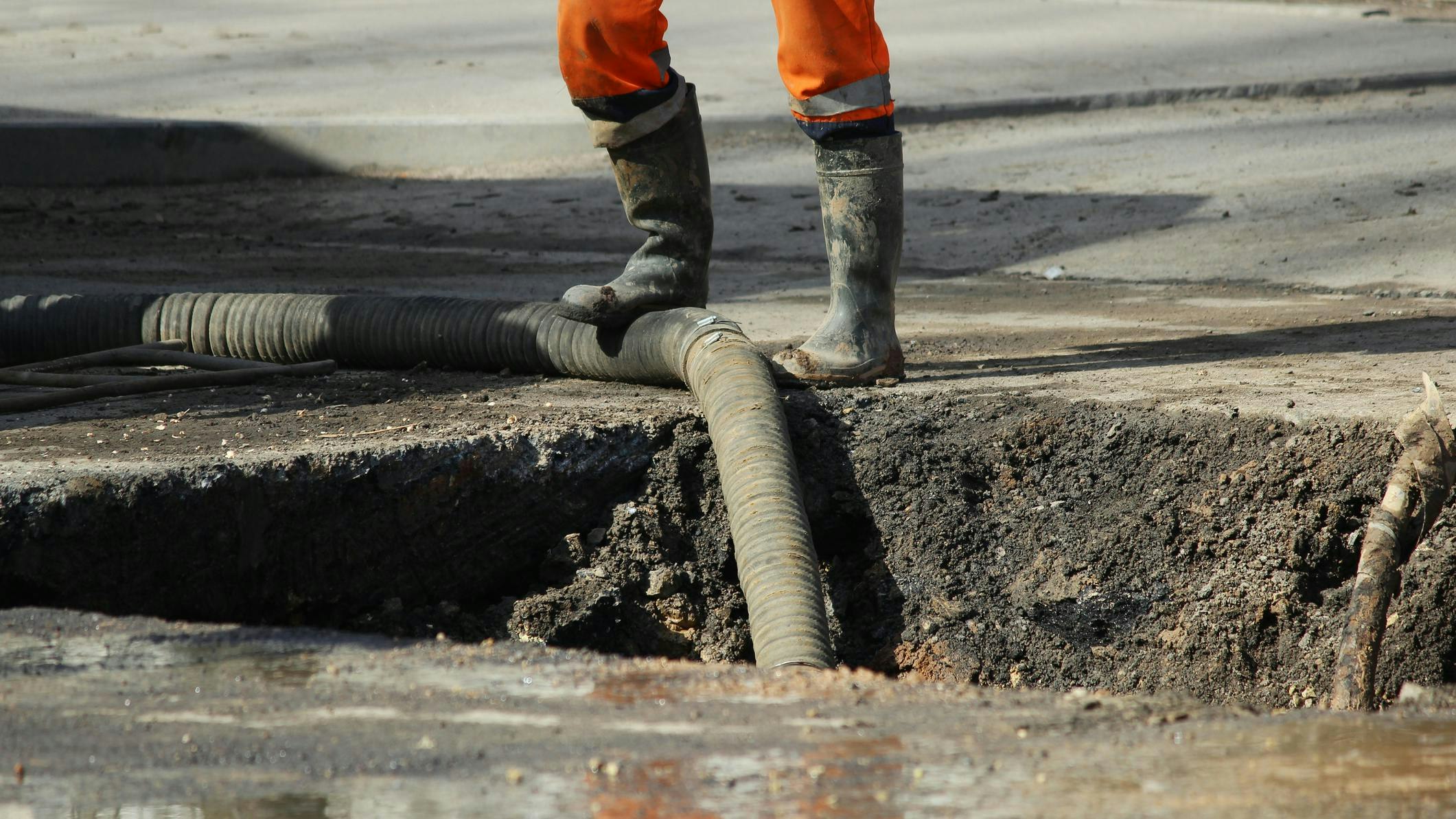 Clearlake declares local emergency after force main rupture spills raw sewage