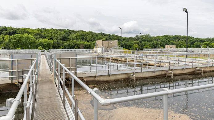 The De Soto Wastewater Treatment Plant at the ribbon cutting ceremony (Photo credit: Burns & McDonnell).
